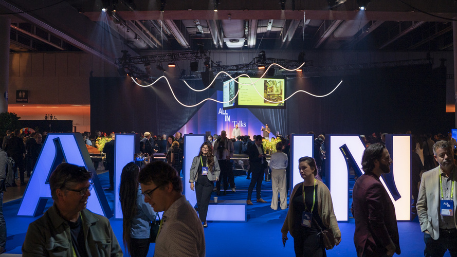 PHOTOREPORTAGE : ALL IN aborde le futur de l’IA 