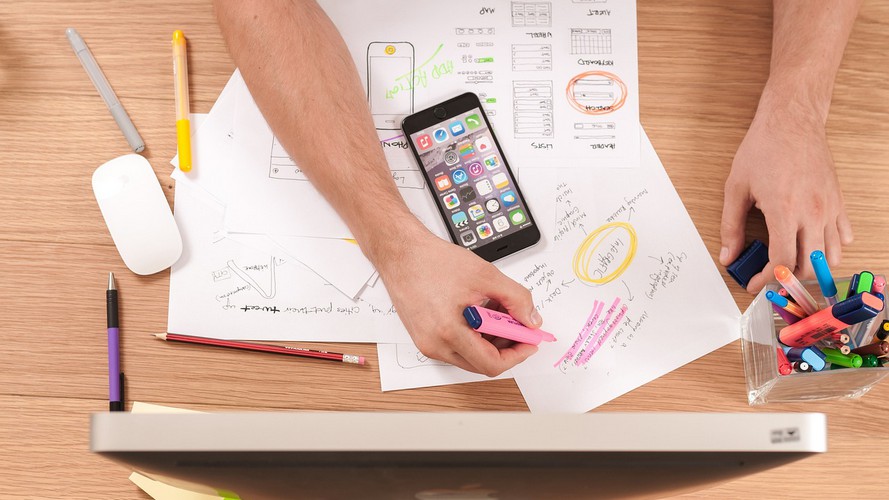 Québec met à l’essai l’application mobile Clic École