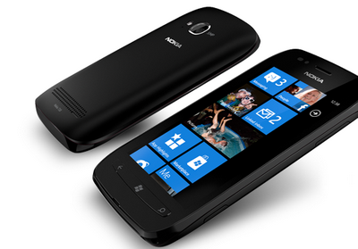 Nokia présente le Lumia 710 et le Lumia 800