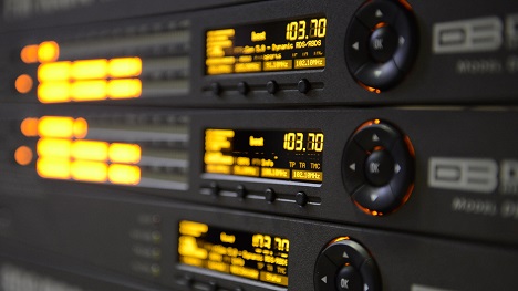 Le DB4004 : pour une veille radio fiable