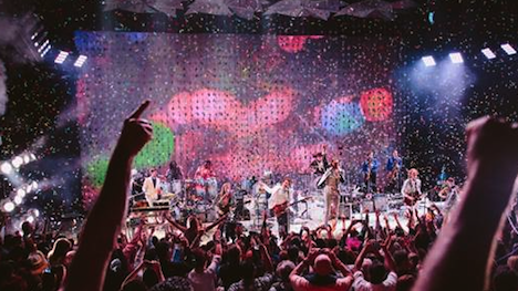Solotech fournit les équipements audio sur la tournée 2014 d’Arcade Fire