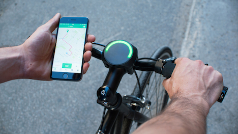 La startup montréalaise CycleLabs présente SmartHalo, un accessoire qui transforme les vélos en vélos intelligents