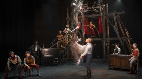 Le Cirque Éloize part en tournée partout au Québec avec le spectacle « Saloon »