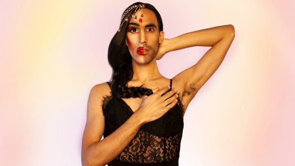 La double vie de Gabriel Dharmoo en drag queen : Bijuriya