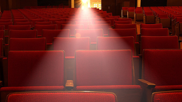 Cinéma : les recettes brutes des salles ont chuté de 70,4 % en 2020 en Europe