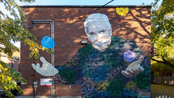 Duceppe dévoile une nouvelle murale en l’honneur de son fondateur