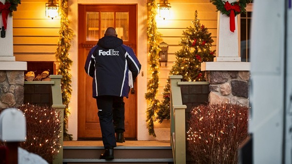 Sondage FedEx : les Canadiens adopteront l’achat en ligne pour gagner du temps
