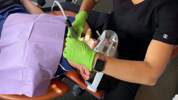Paperplane Therapeutics lance un casque de RV pour diminuer l’anxiété chez le dentiste
