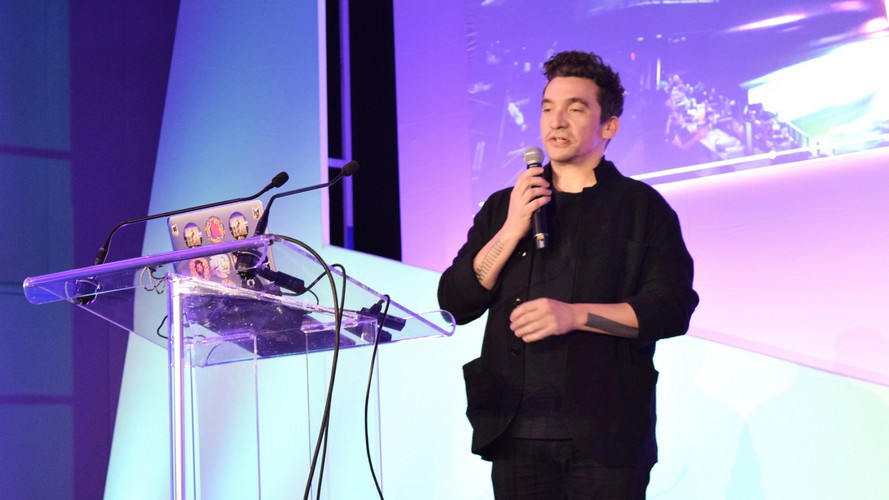 L’artiste Bruno Ribeiro utilise l’IA pour provoquer la discussion