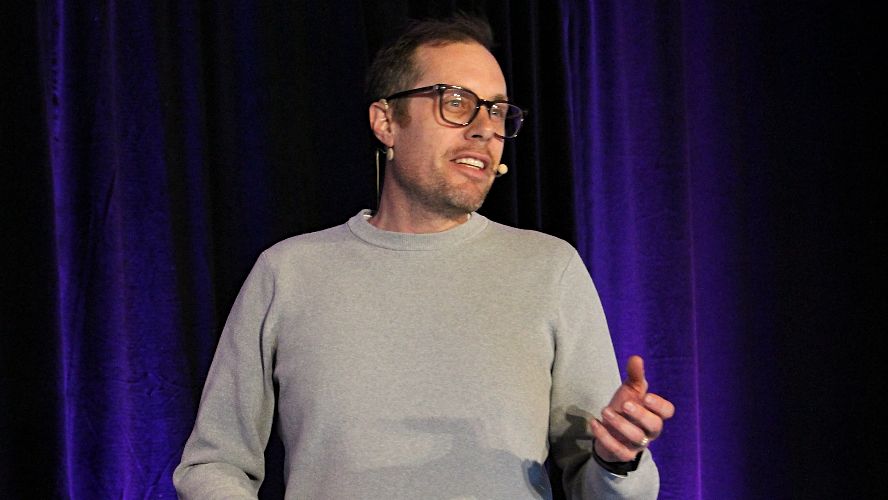 David Pieropan invite le secteur créatif à sortir de ses «&nbsp;cadres hérités&nbsp;» et à adopter l’IA