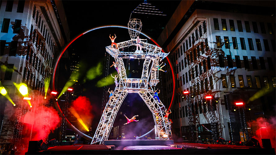 Montréal Complètement Cirque : Gypsy Snider et Les 7 Doigts montent le spectacle « Géante ! »