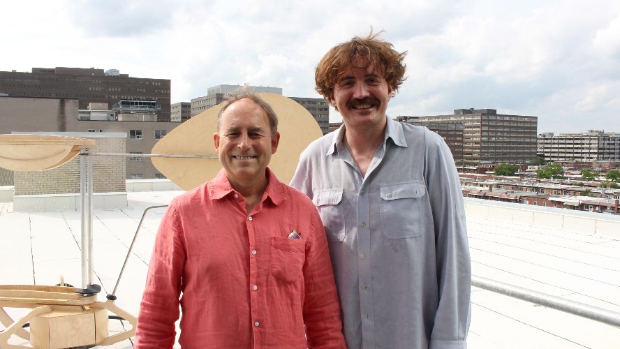 À la tête de MOULIN DE L’IMPRÉVU, Garnet Willis et Peter van Haaften propulsent leur art sonore et cinétique