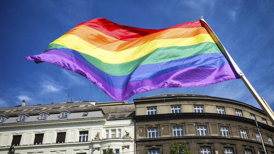 La Fondation Émergence rassemble les voix des communautés LGBTQ+ et de leurs allié·e·s