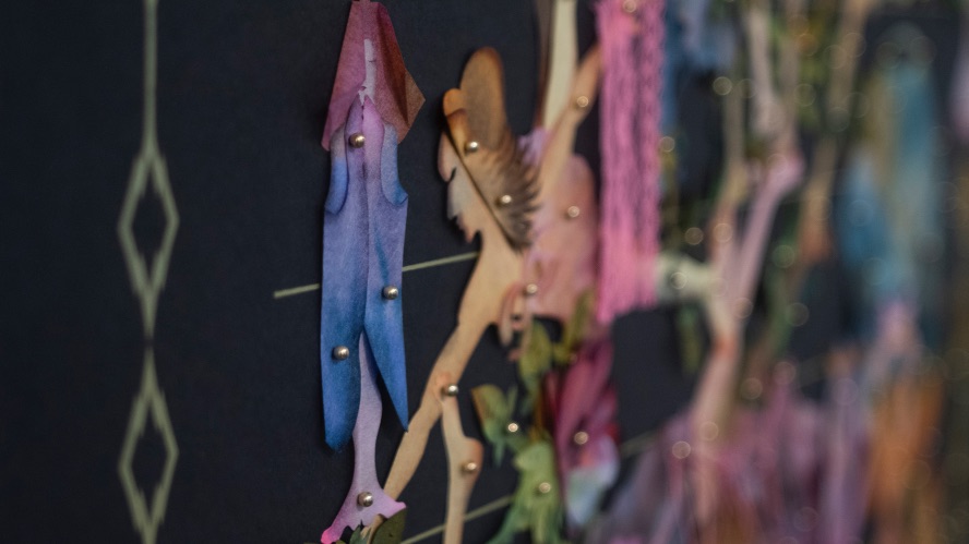 Trois artistes queer explorent l’artisanat dans « Three Way Mirror » à la Galerie d’art Stewart Hall